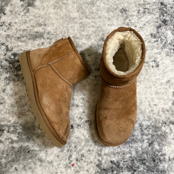 UGG Australia Classic‎ Short II Boots Chestnut Suede Sheepskin Lined Women's 6 - Picture 2 of 8